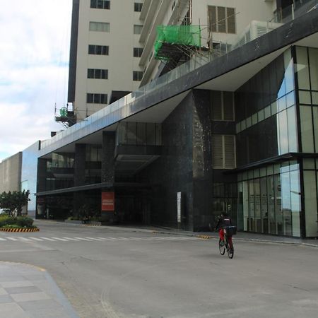 A2J Luxury Bgc Balcony Suite Near Sm Aura Taguig Manila Exterior photo