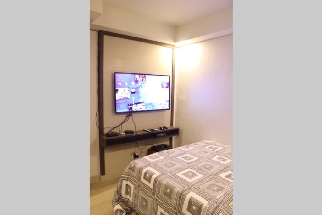 A2J Luxury Bgc Balcony Suite Near Sm Aura Taguig Manila Exterior photo
